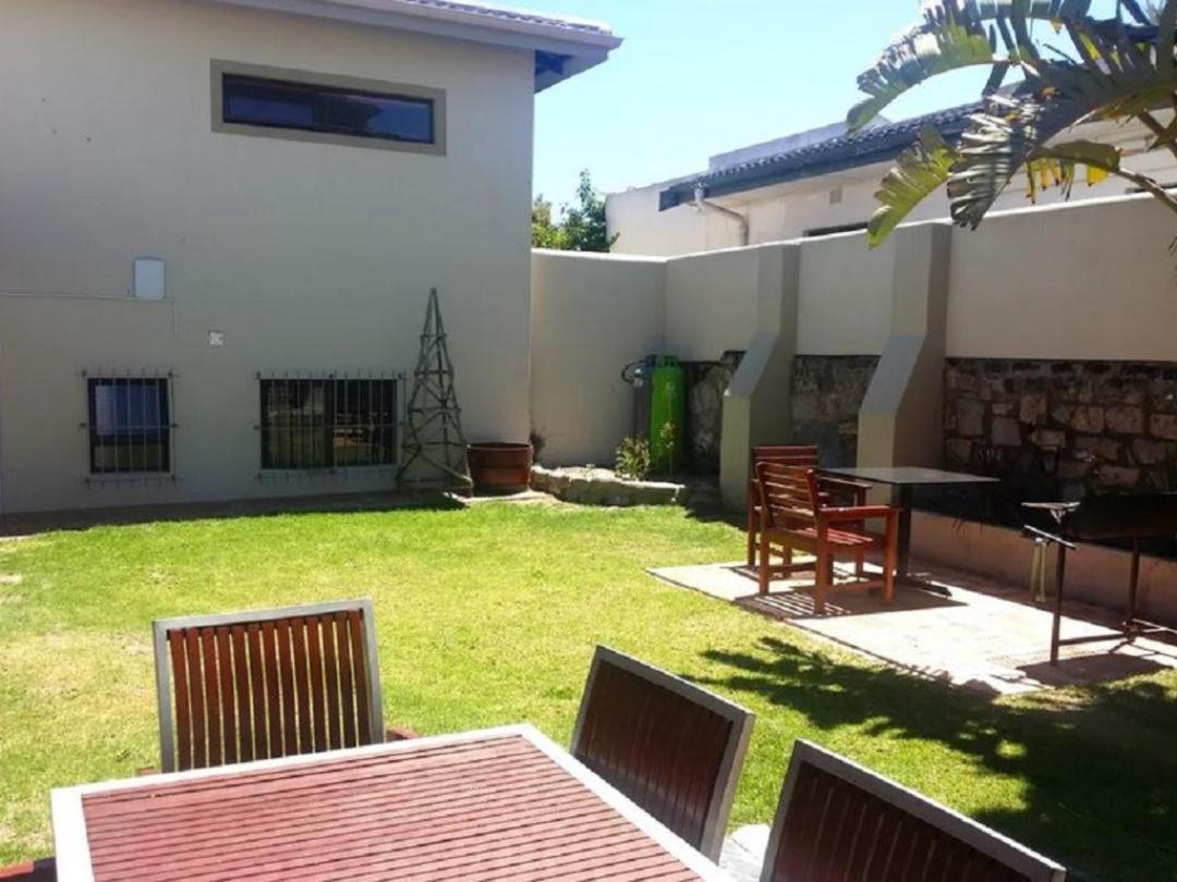 12 On Beach Guest House Saldanha Bay Exterior foto